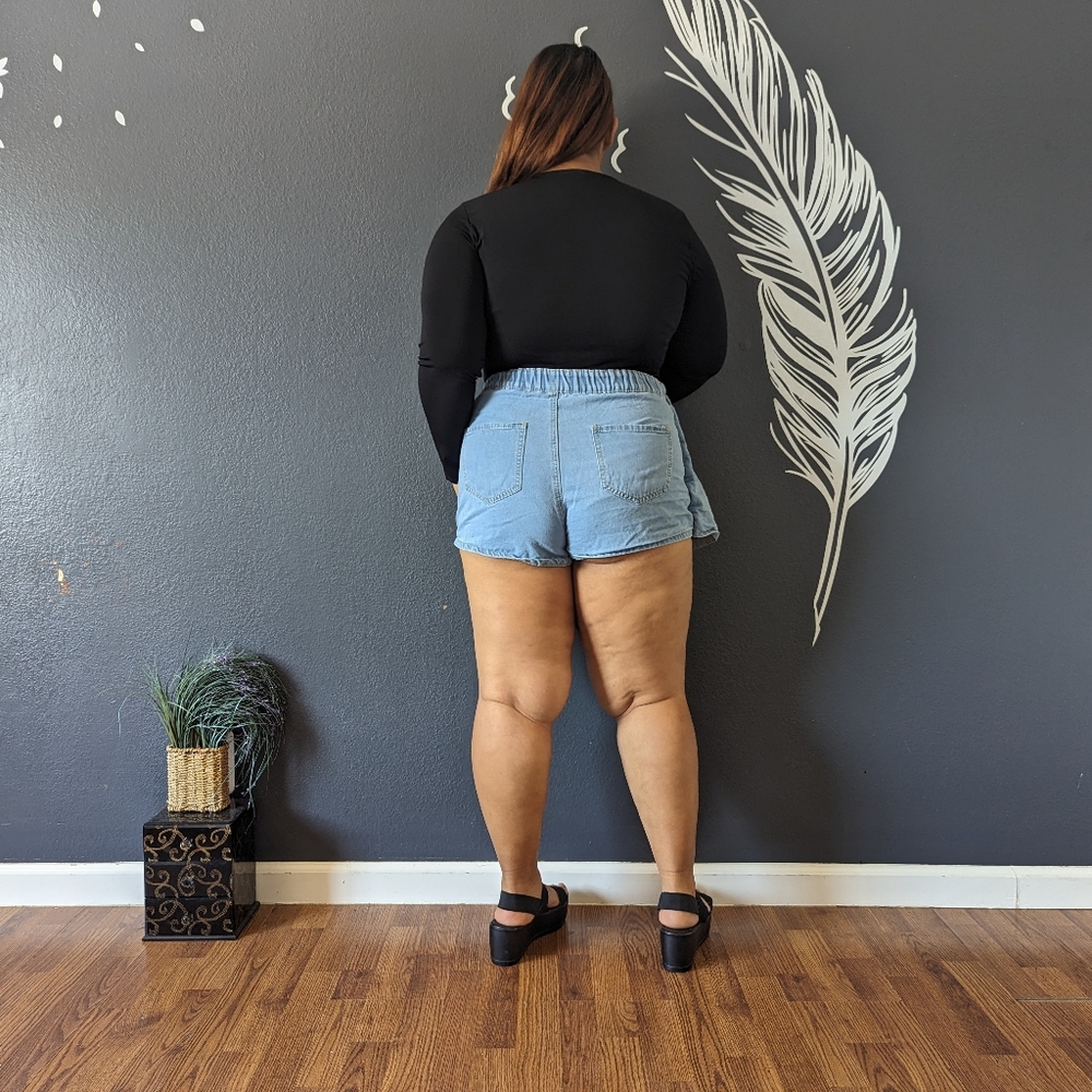 Shein Curve Shorts/ Skirt - Picture 2 of 8